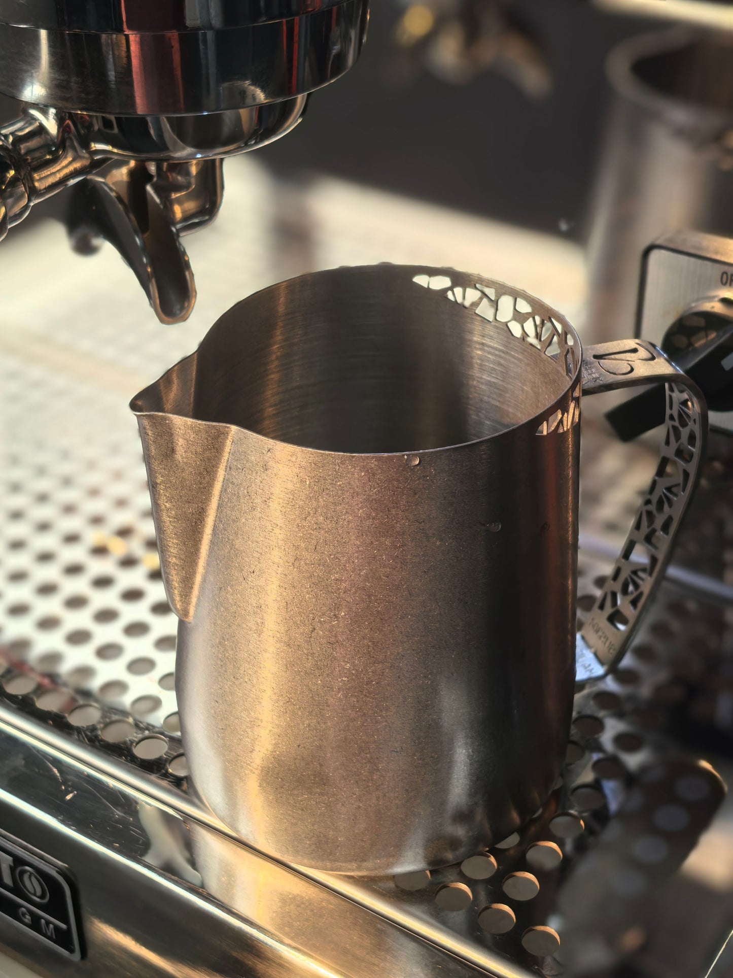 VS002 Hollow Style Latte Art Pitcher 650ML
